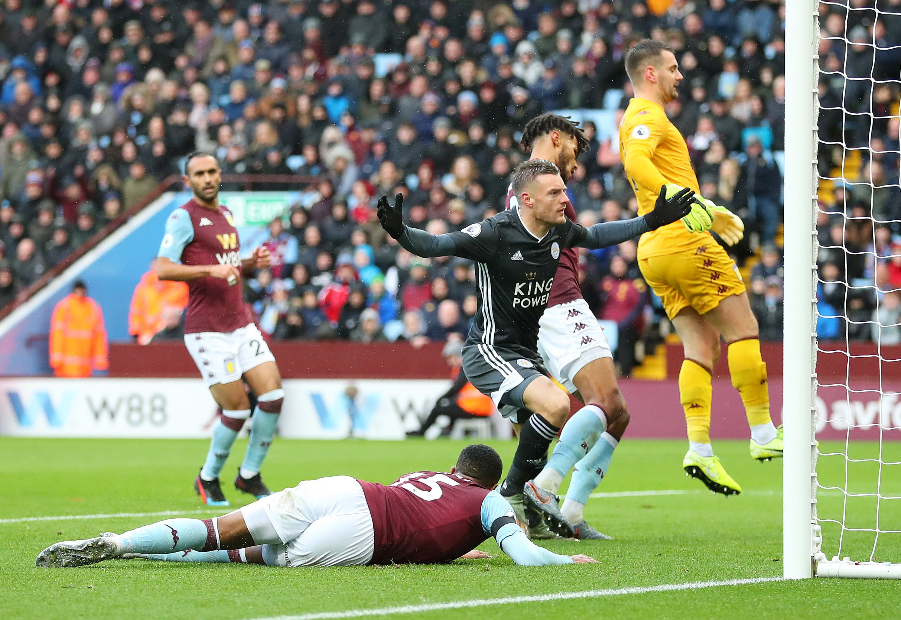 于困境时 于困境时